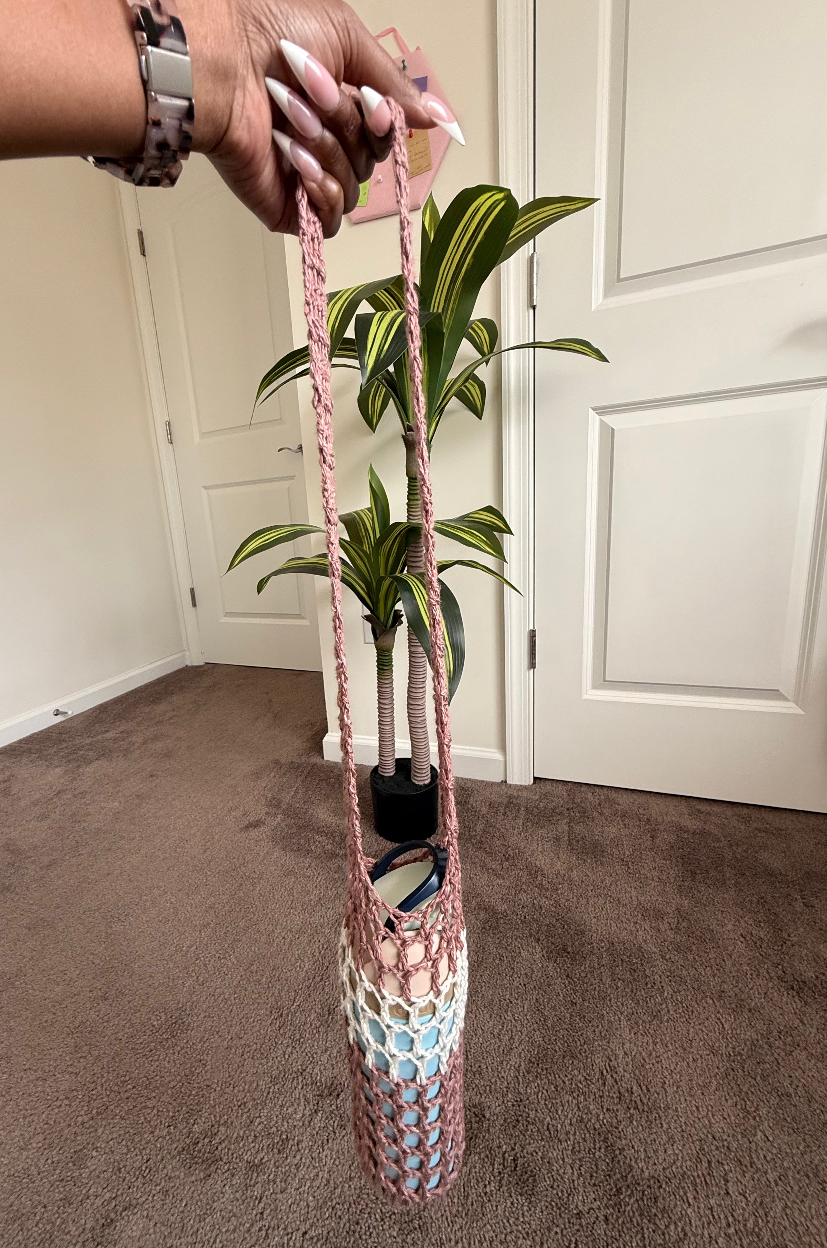 Water Bottle Holder - Dusty Rose and White